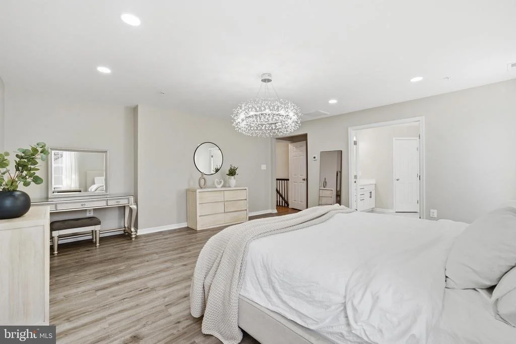 Photo of 23324 LINDSAY DRIVE