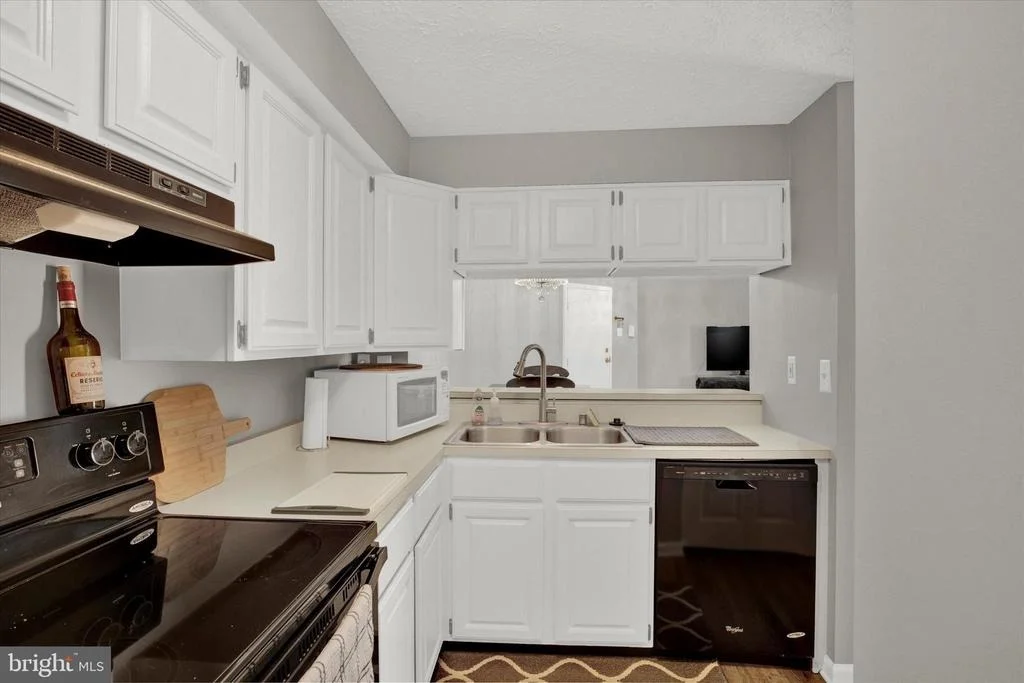 Photo of Unit 200L at 200 OAK LEAF CIRCLE