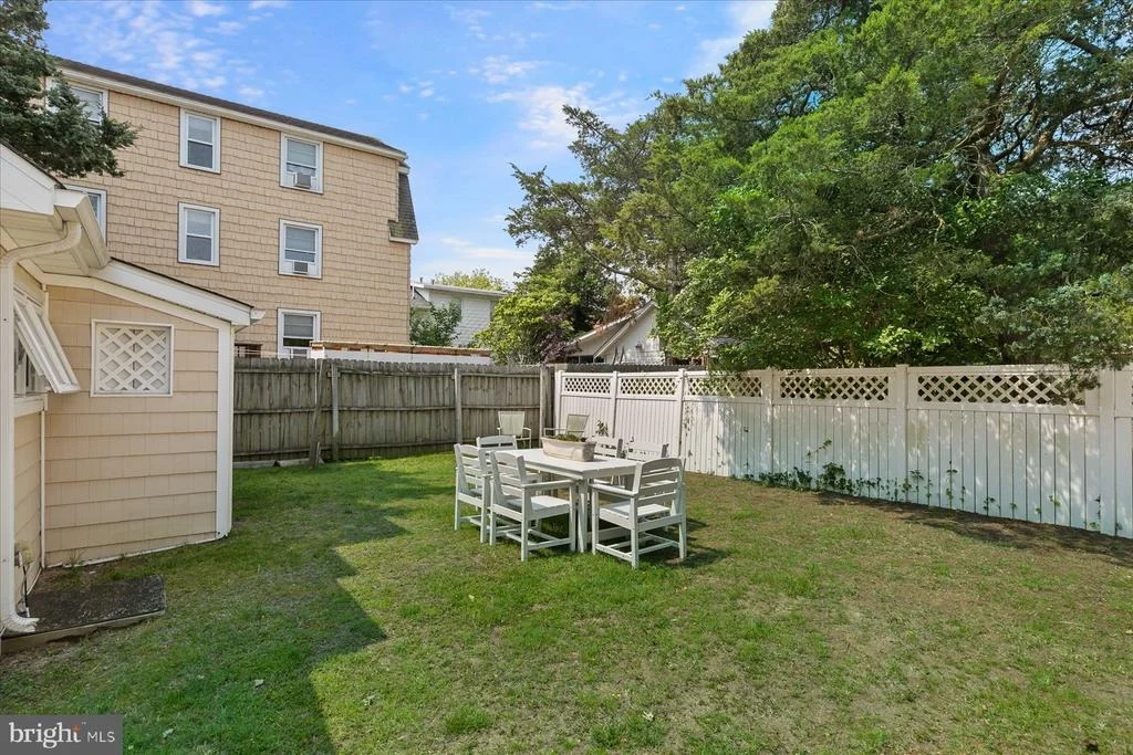 Photo of 16 DELAWARE AVENUE