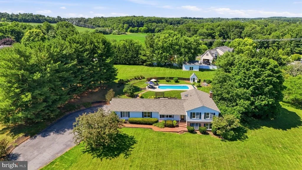 Photo of 3814 BOTELER ROAD