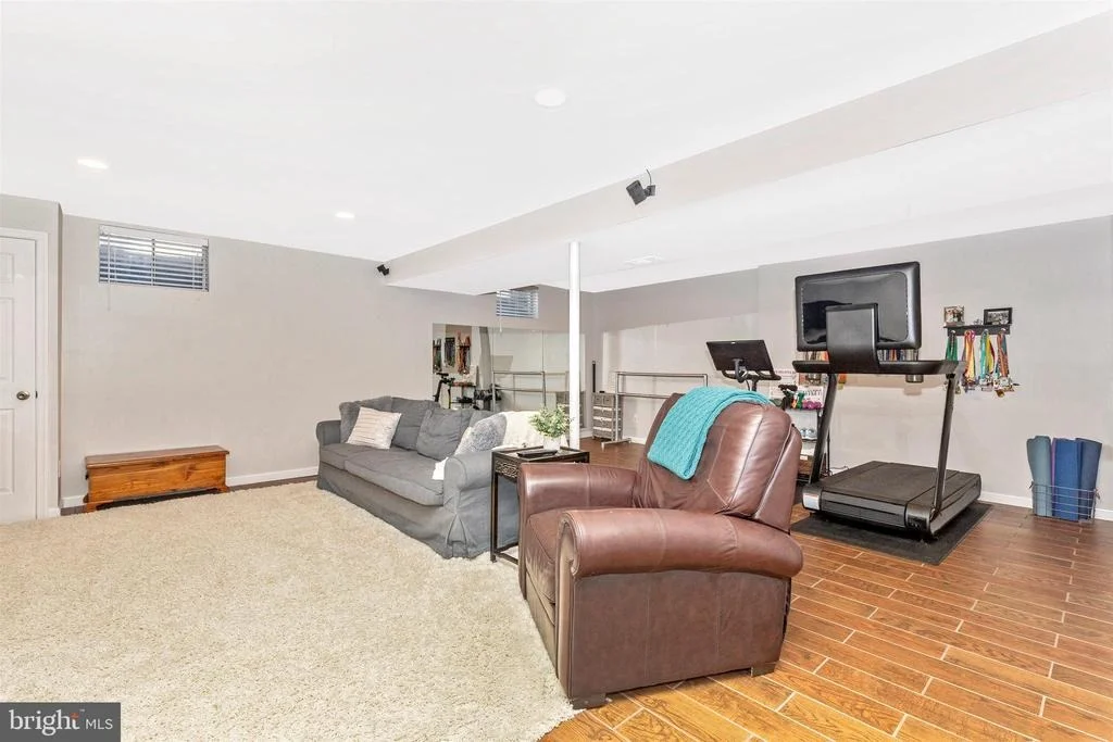Photo of 10940 MIDDLEBORO DRIVE