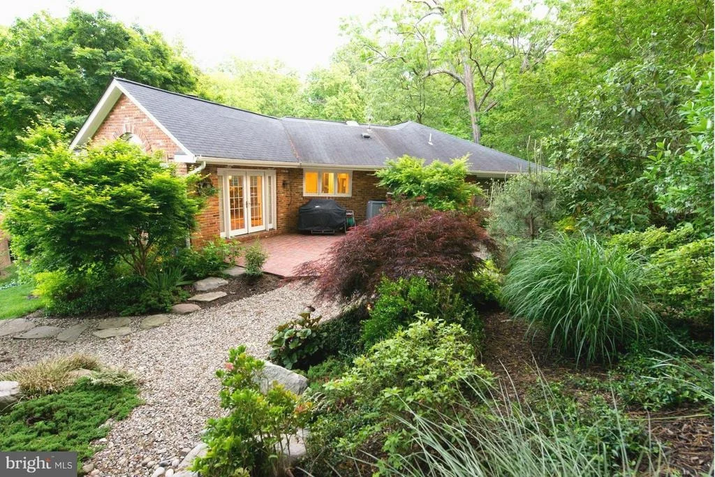 Photo of 1210 HUNTLY PLACE