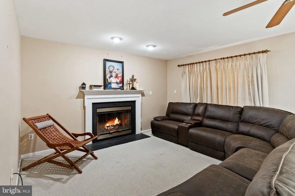 Photo of 7 CRYSTAL COURT