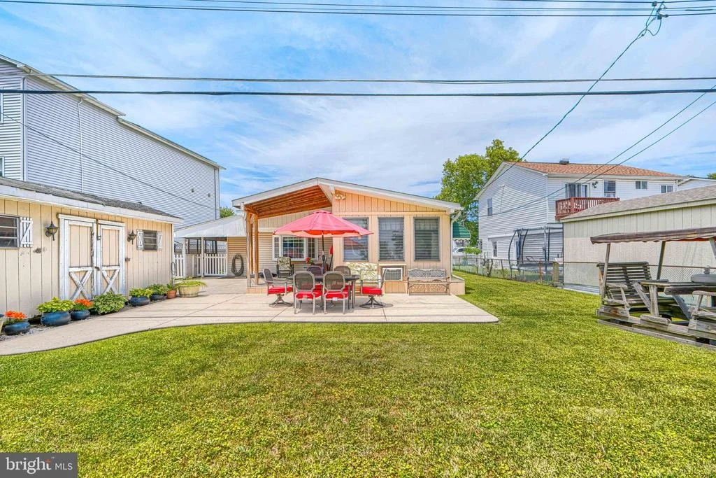 Photo of 7813 FAIRGREEN ROAD