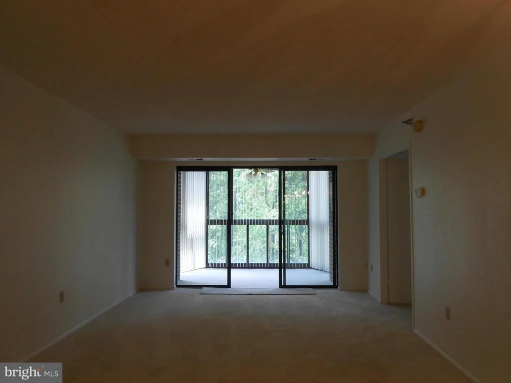 Photo of Unit 3920 at 15115 INTERLACHEN DRIVE