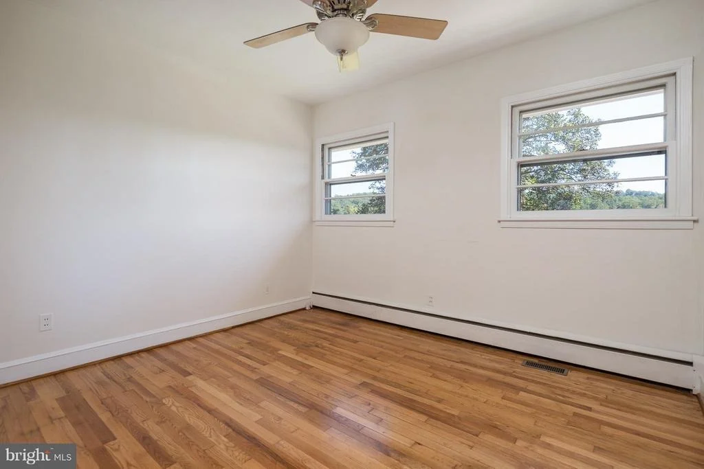 Photo of 9258 LEE HIGHWAY