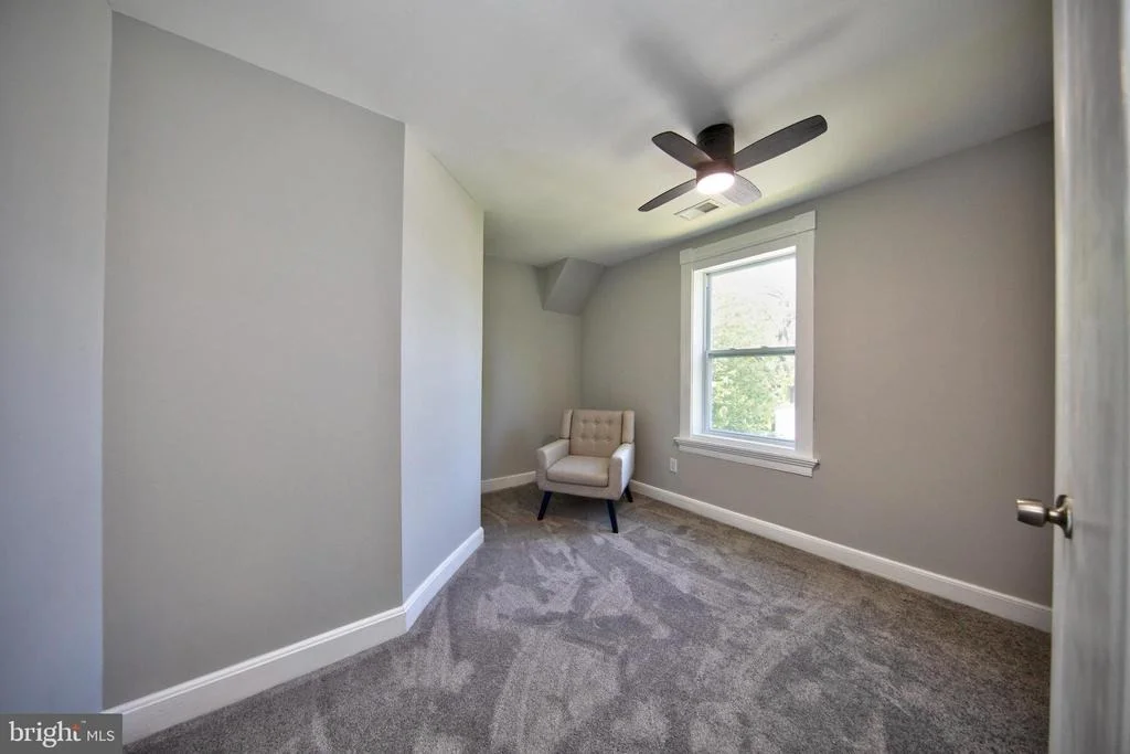 Photo of 1820 ARBUTUS AVENUE