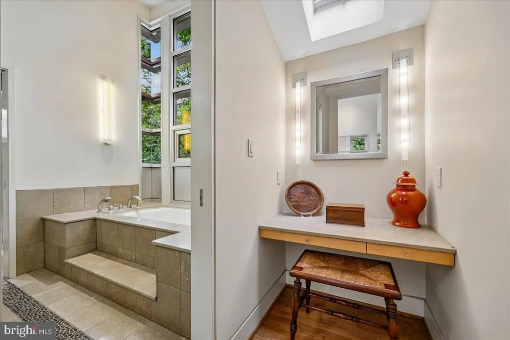 Photo of 1212 WOODSIDE PARKWAY