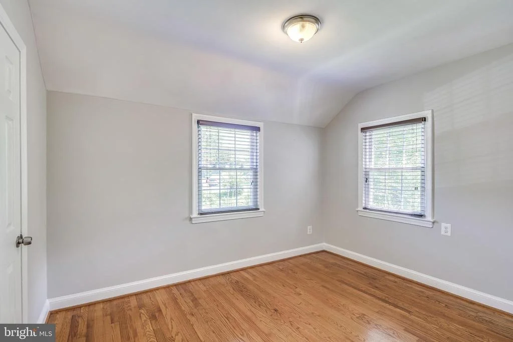 Photo of 505 E SCHUYLER ROAD