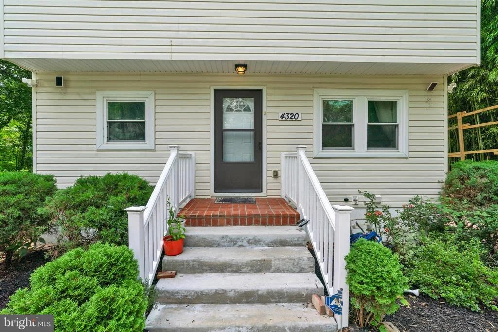 Photo of 4320 IVY GLEN ROAD