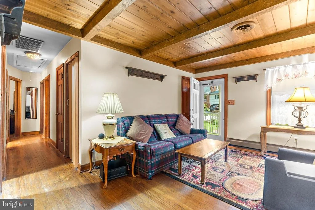 Photo of 5718 LEAF LANE