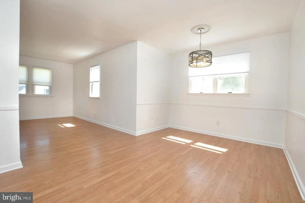 Photo of 432 N COLES AVENUE