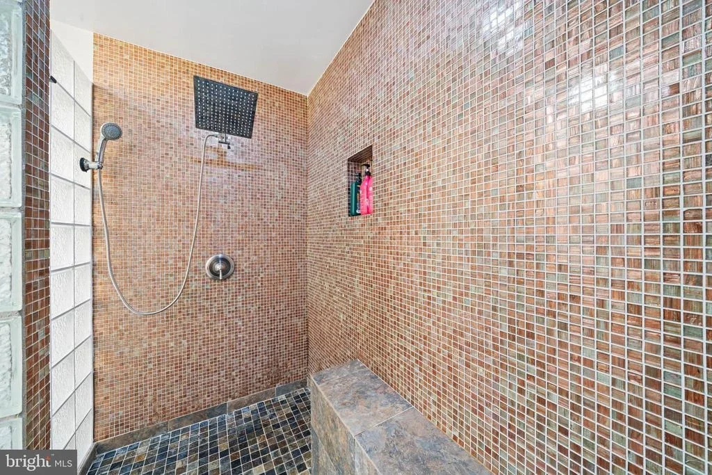 Photo of 15304 WATERGATE ROAD