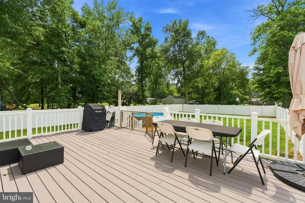 Photo of 6921 UNIVERSITY DRIVE