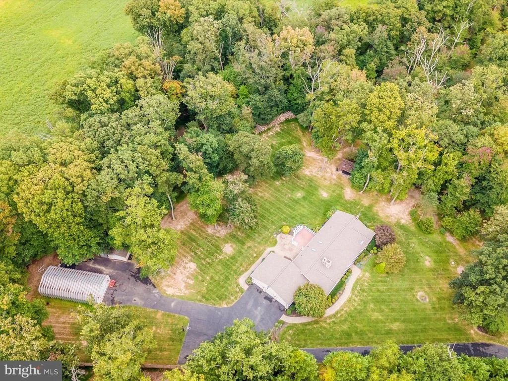 Photo of 6119 DAVIS ROAD