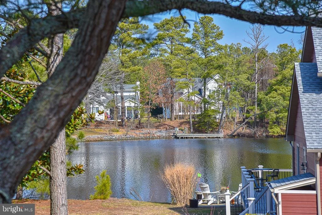 Photo of 956 LAKE VIEW DRIVE