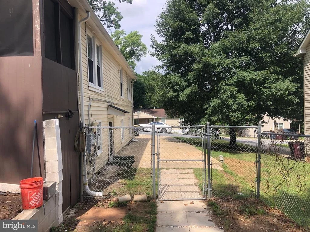 Photo of 516 MENTOR AVENUE
