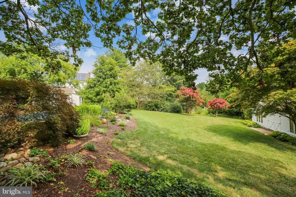 Photo of 15225 CENTERGATE DRIVE