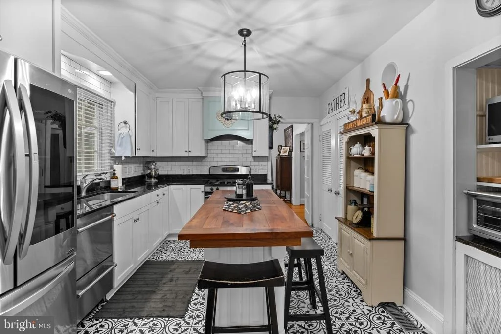 Photo of 1804 FAIRBANK ROAD