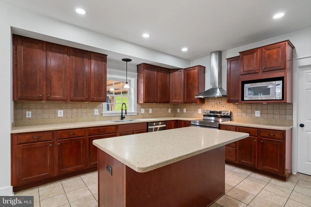 Photo of 208 MARKHAM FARM ROAD