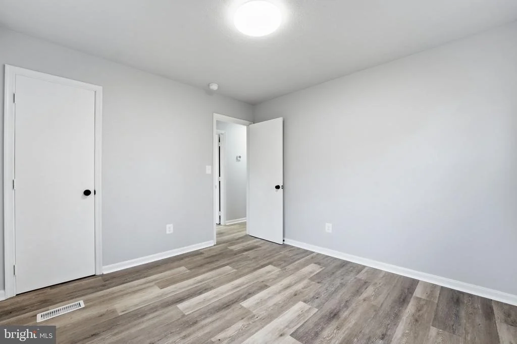 Photo of 984 OAK PARK