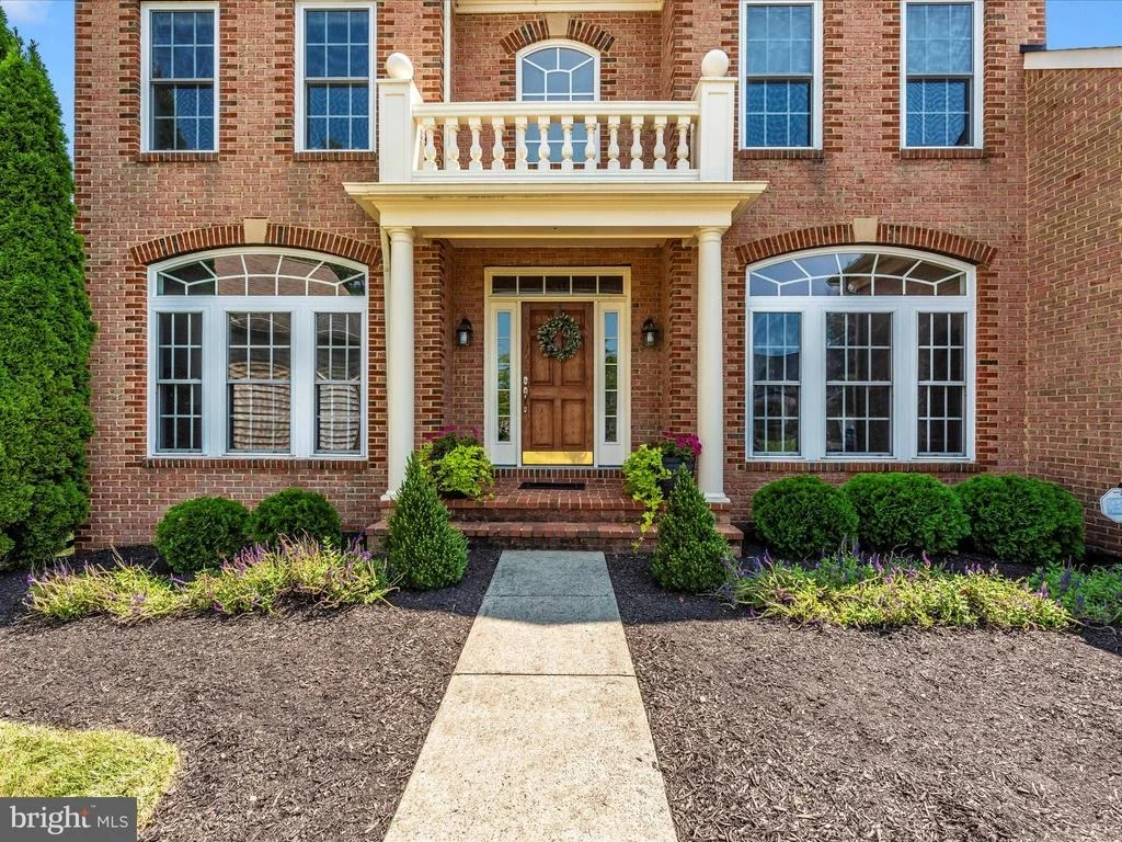 Photo of 6 FARMSTEAD PLACE
