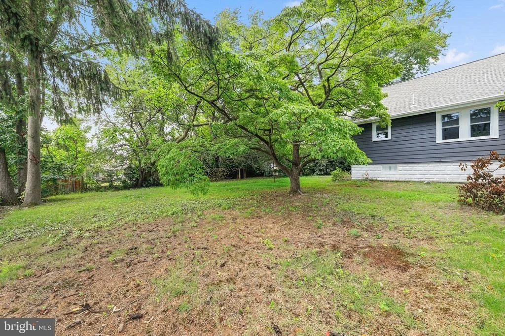 Photo of 865 N READ AVENUE