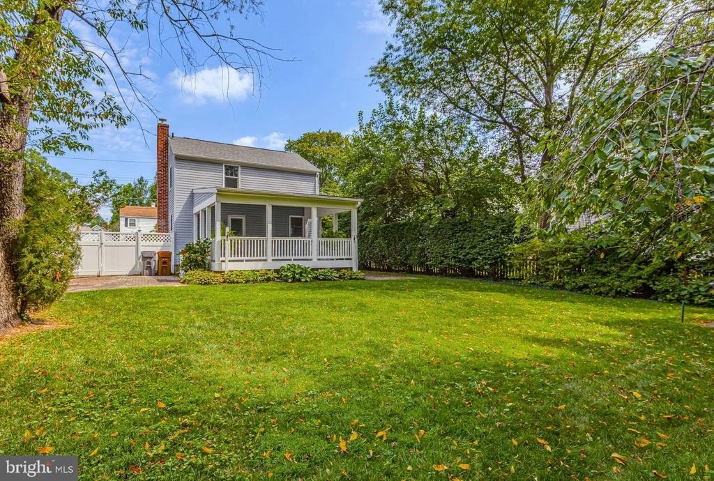 Photo of 717 MAPLETON ROAD