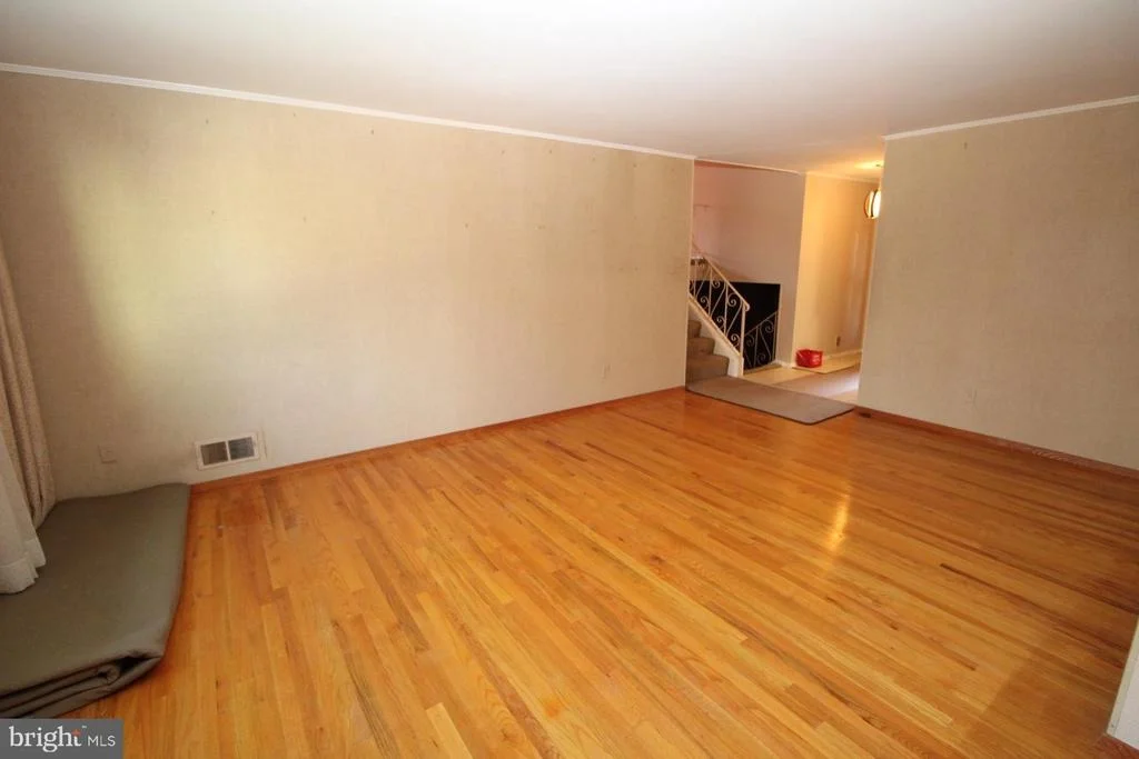 Photo of 1222 DOWNS DRIVE