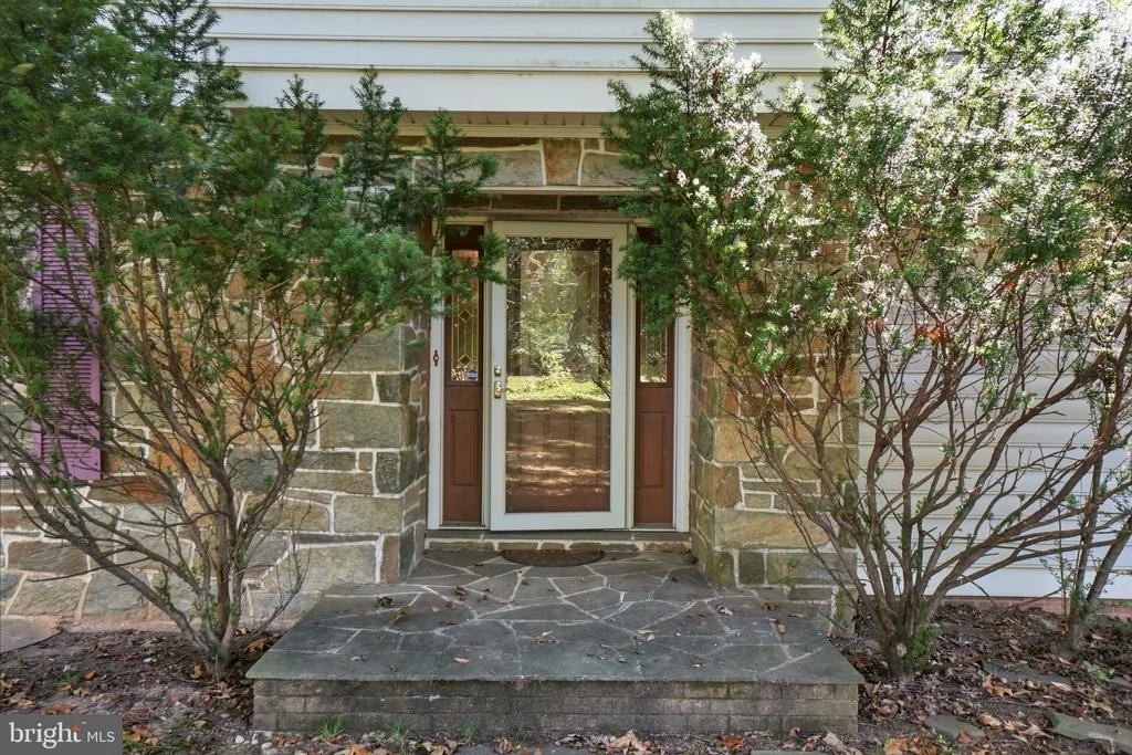 Photo of 17517 SKYLINE DRIVE