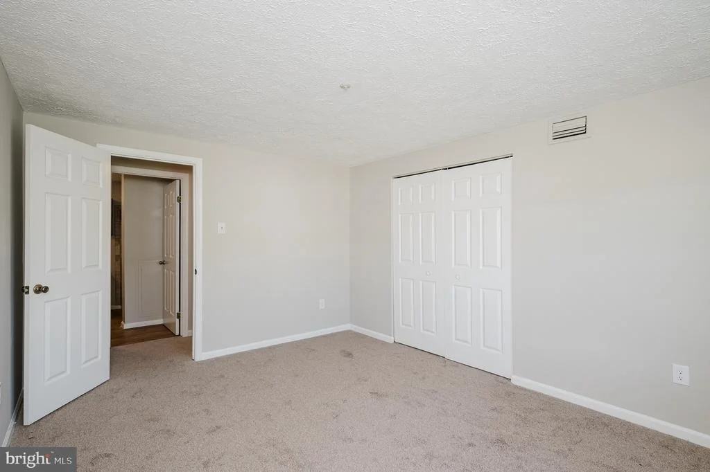 Photo of Unit 207J at 207 OAK LEAF CIRCLE