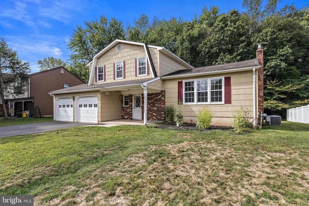 Photo of 52 COLLEEN CIRCLE