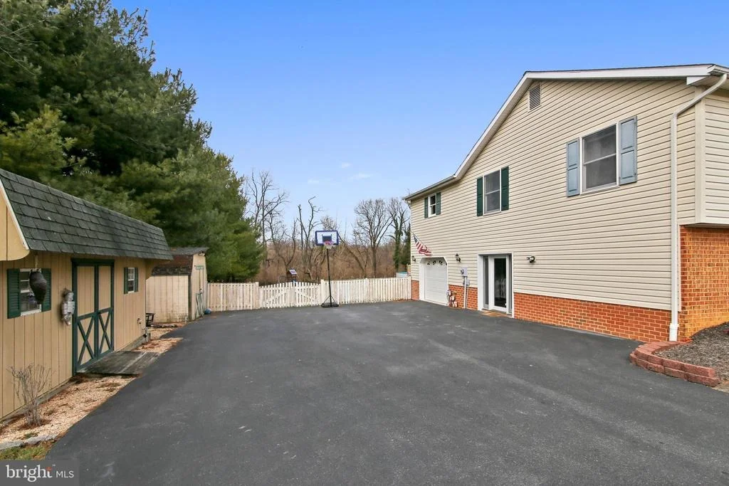 Photo of 19510 THOMAS DRIVE