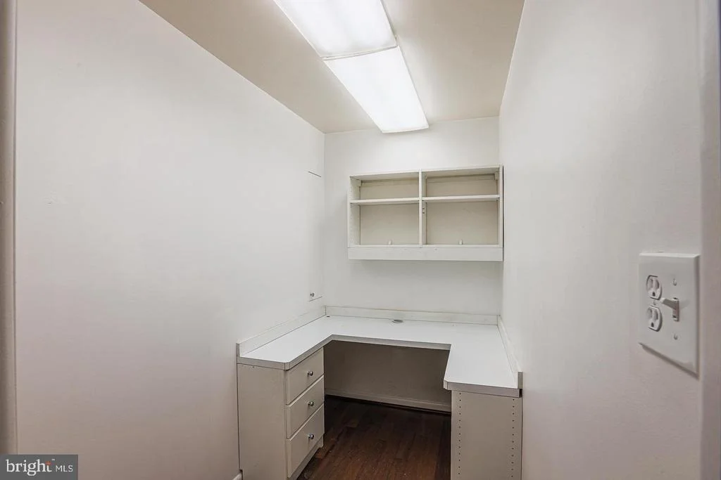 Photo of Unit 405D at 3041 FALLSTAFF ROAD