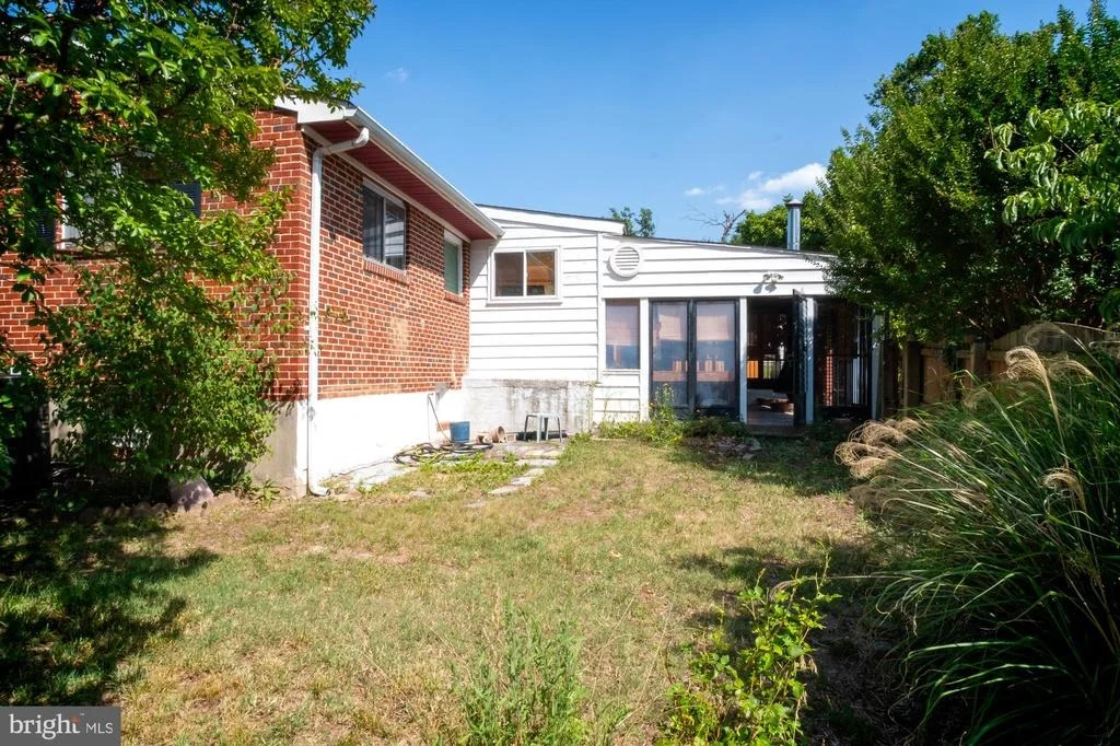 Photo of 1600 CLARIDGE AVENUE
