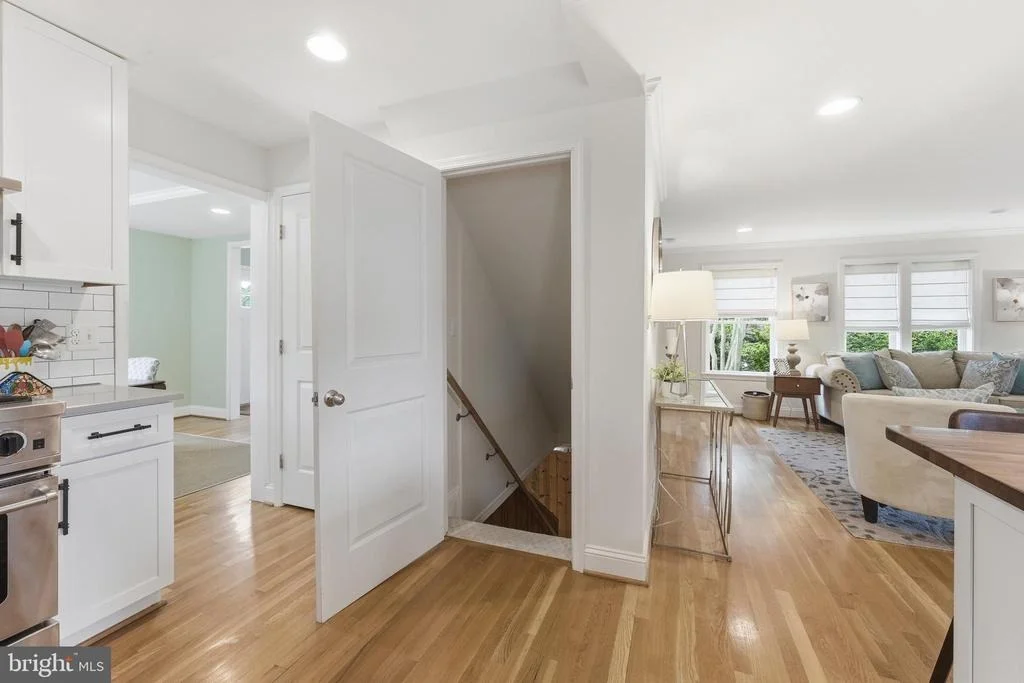 Photo of 1102 MEURILEE LANE
