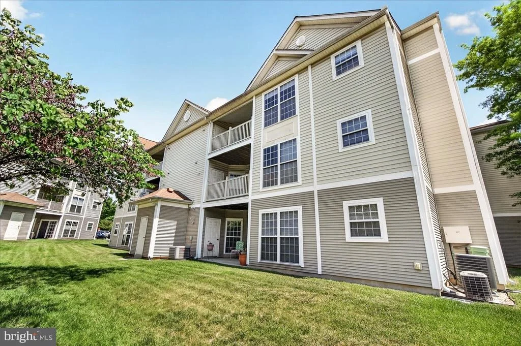 Photo of Unit 33B at 593 CAWLEY DRIVE
