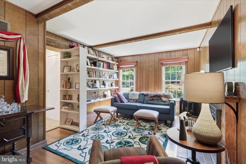 Photo of 8604 RIVERSIDE ROAD