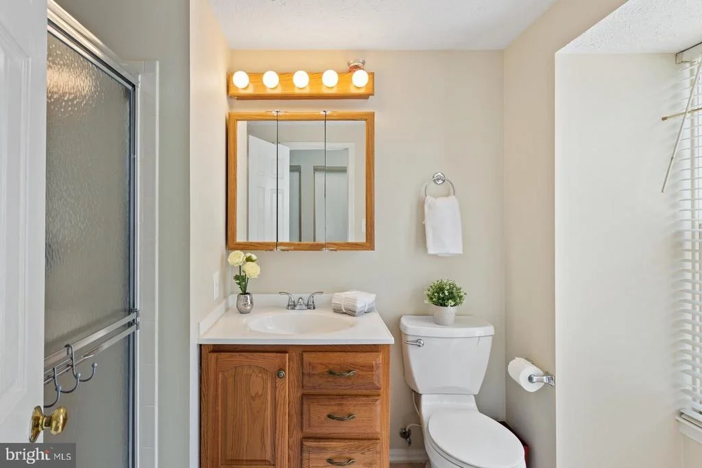 Photo of 15084 HOLLEYSIDE DRIVE