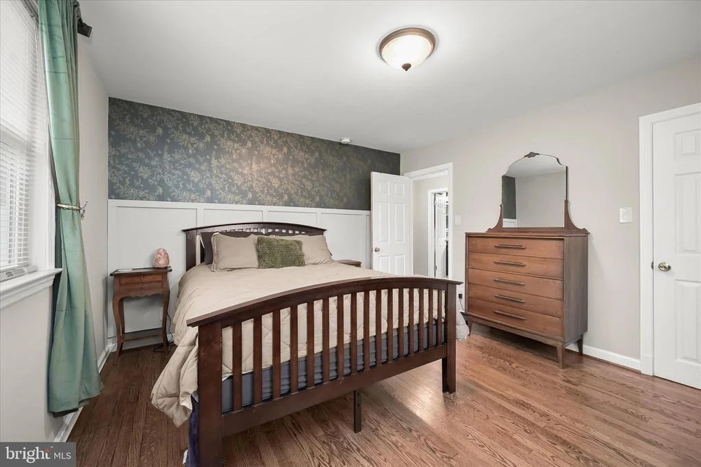 Photo of 7403 LOCUST DRIVE