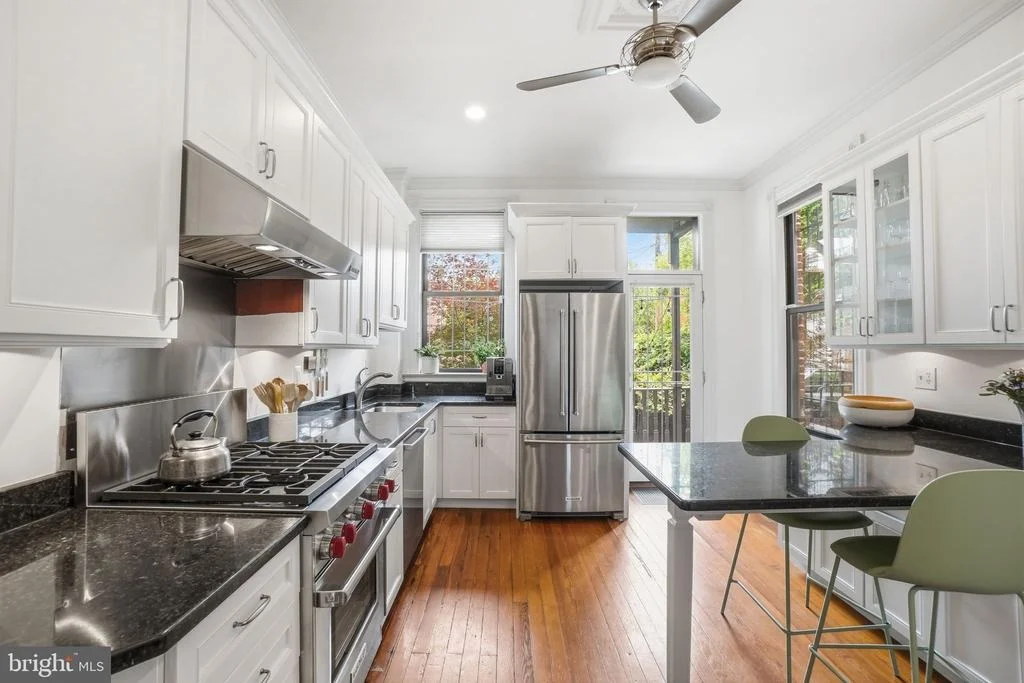 Photo of 210 8TH STREET SE