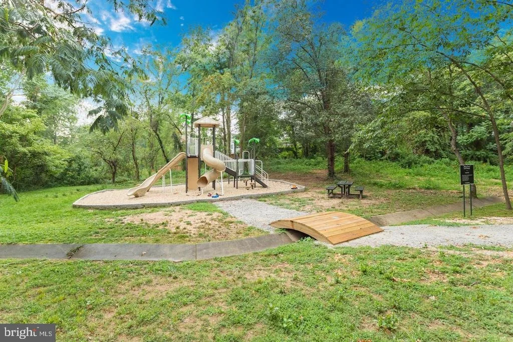 Photo of 9352 MOUNT VERNON CIRCLE
