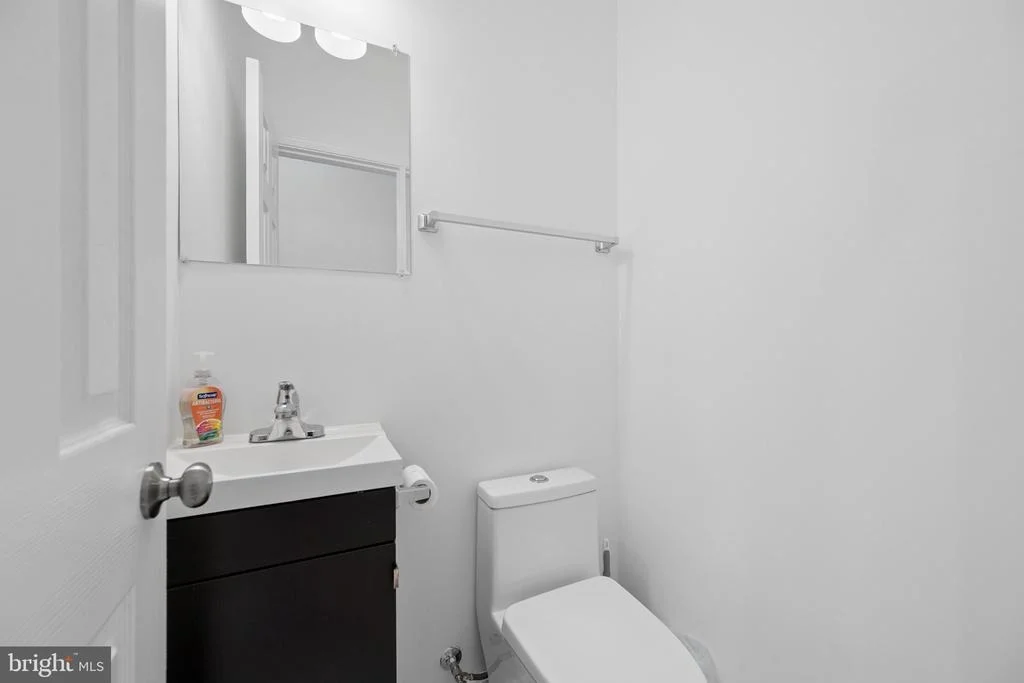 Photo of 456 DEALE ROAD