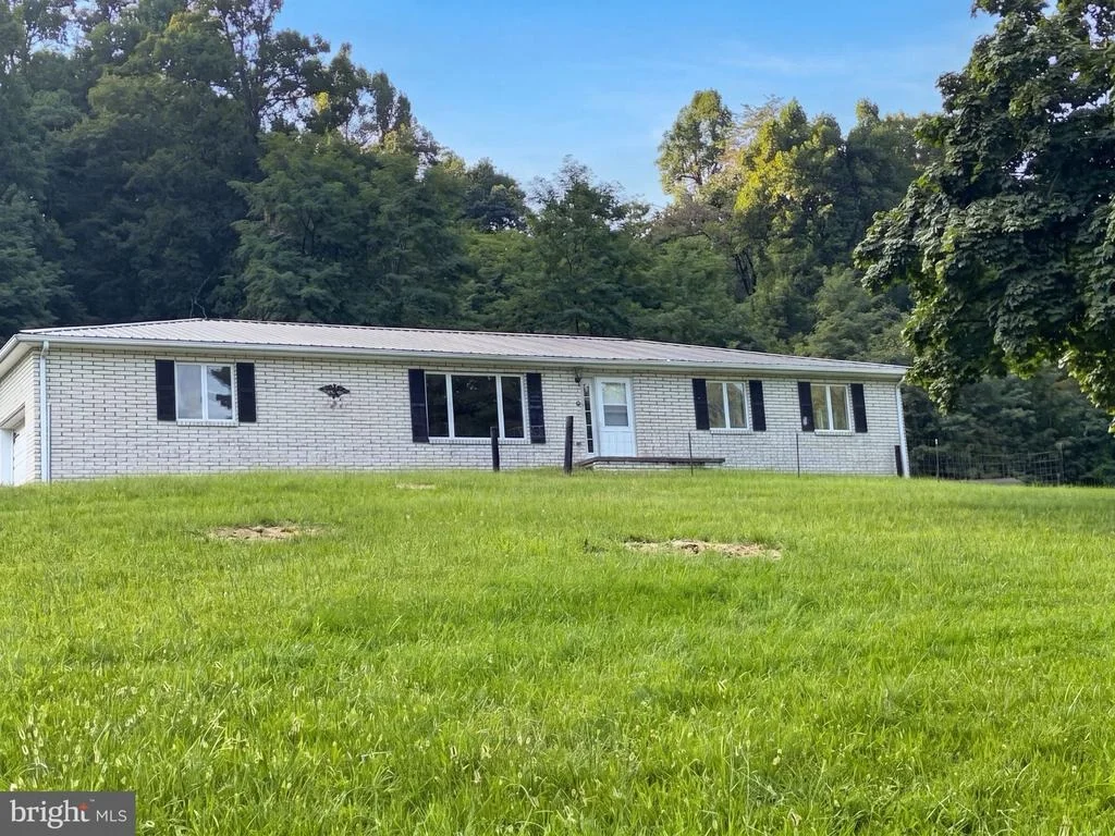 Photo of 814 BECKS GAP ROAD