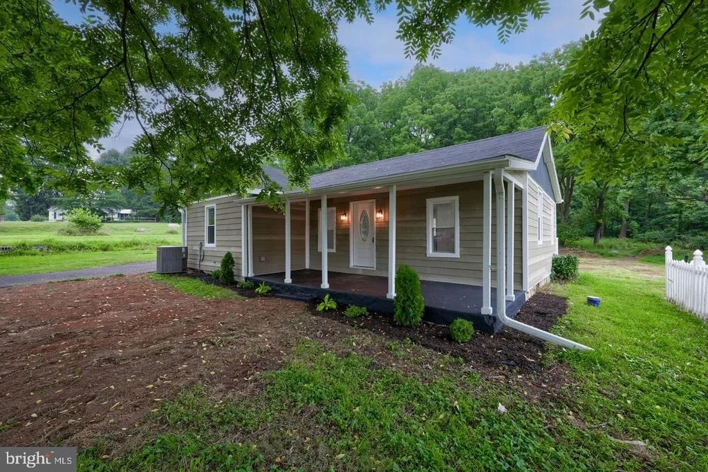 Photo of 1384 ROUNDTOP ROAD