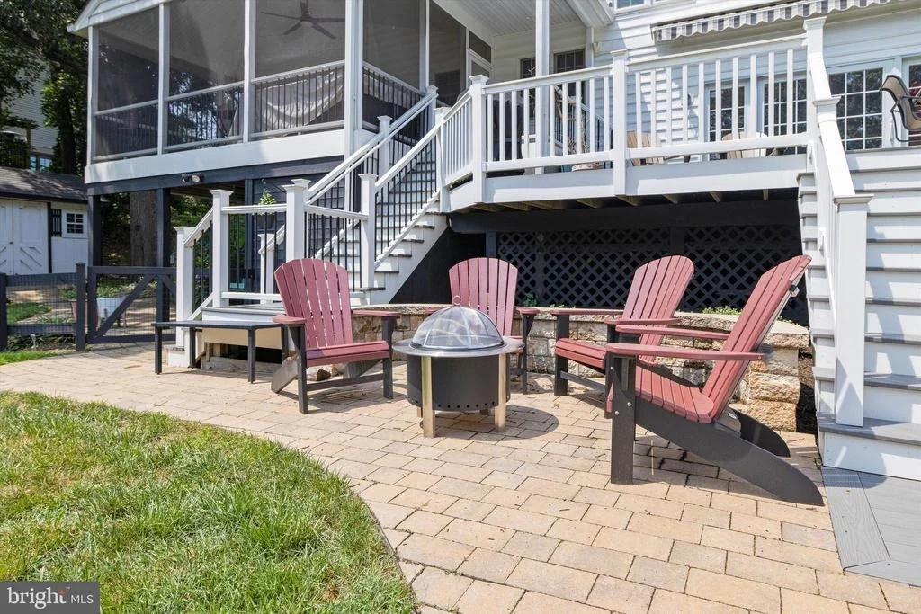 Photo of 527 BAY HILLS DRIVE