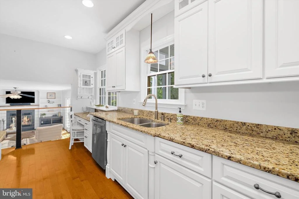 Photo of 527 BAY HILLS DRIVE