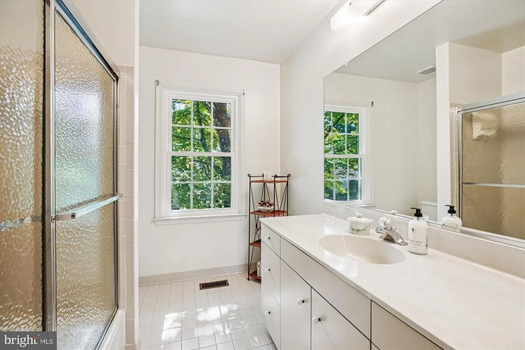 Photo of 9537 FOX HOLLOW