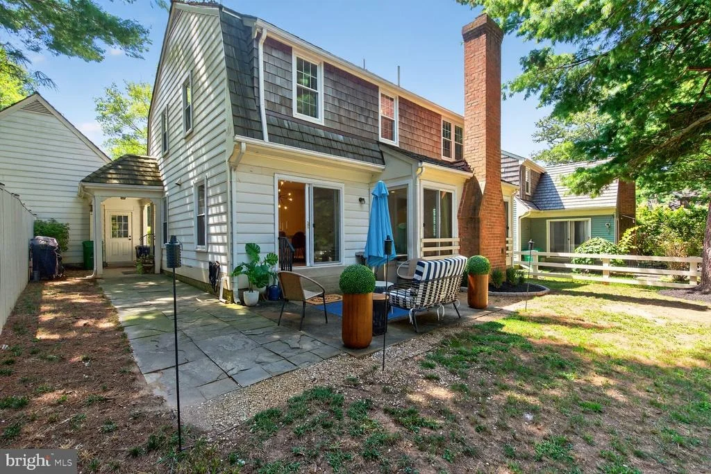 Photo of 210 FAIRGROVE CIRCLE