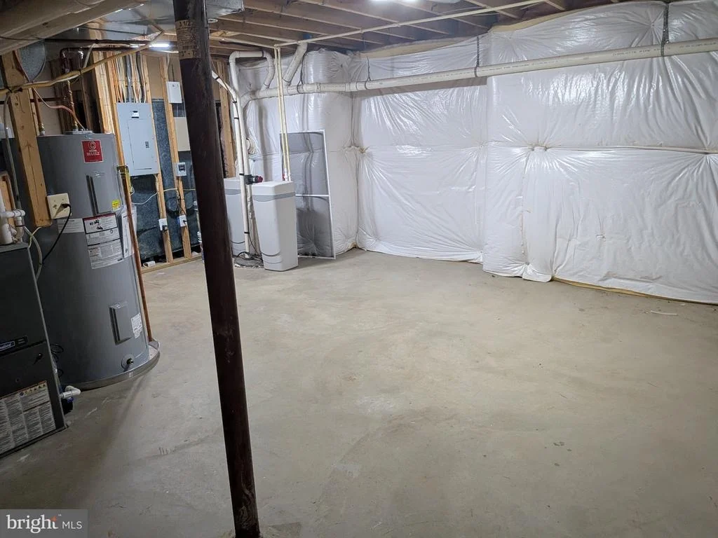 Photo of 823 WOODCREST LOOP